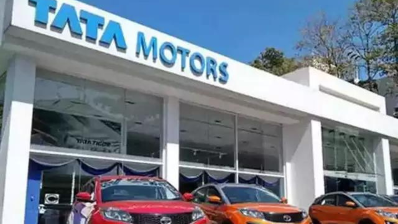 Tata Motors shares slip over 8%; market capitalization decline by Rs 29,016 crore