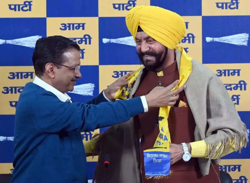 ‘Ambulance man’ Shunty joins AAP