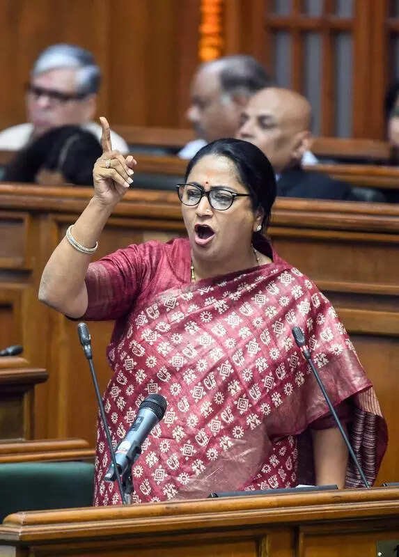 Rekha reviews corporation’s 20-day cleanliness drive in city