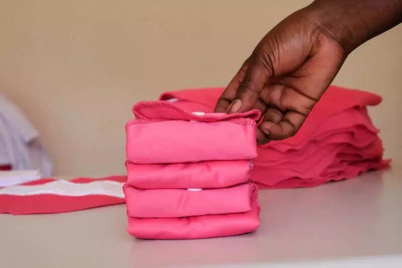 Cloth or pad: Women in jhuggis make a choice